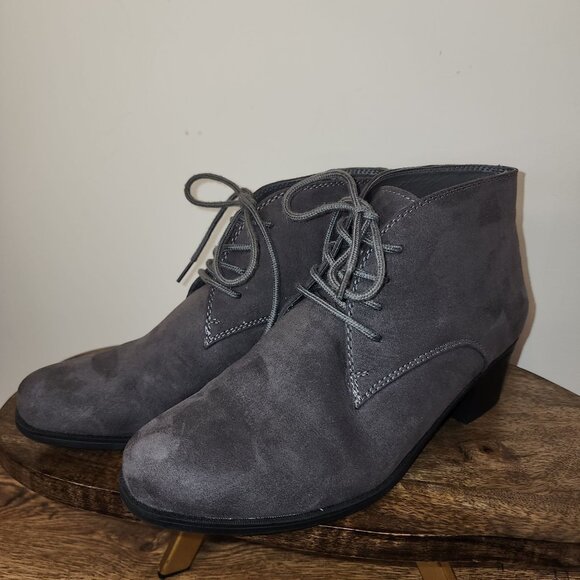 EUC Jaclyn Smith Grey Faux Suede Lace Up Ankle Boot - Picture 1 of 11